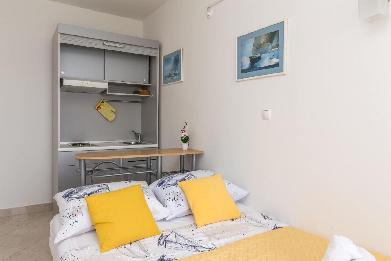 House Karlo Villa Писак Екстериор снимка